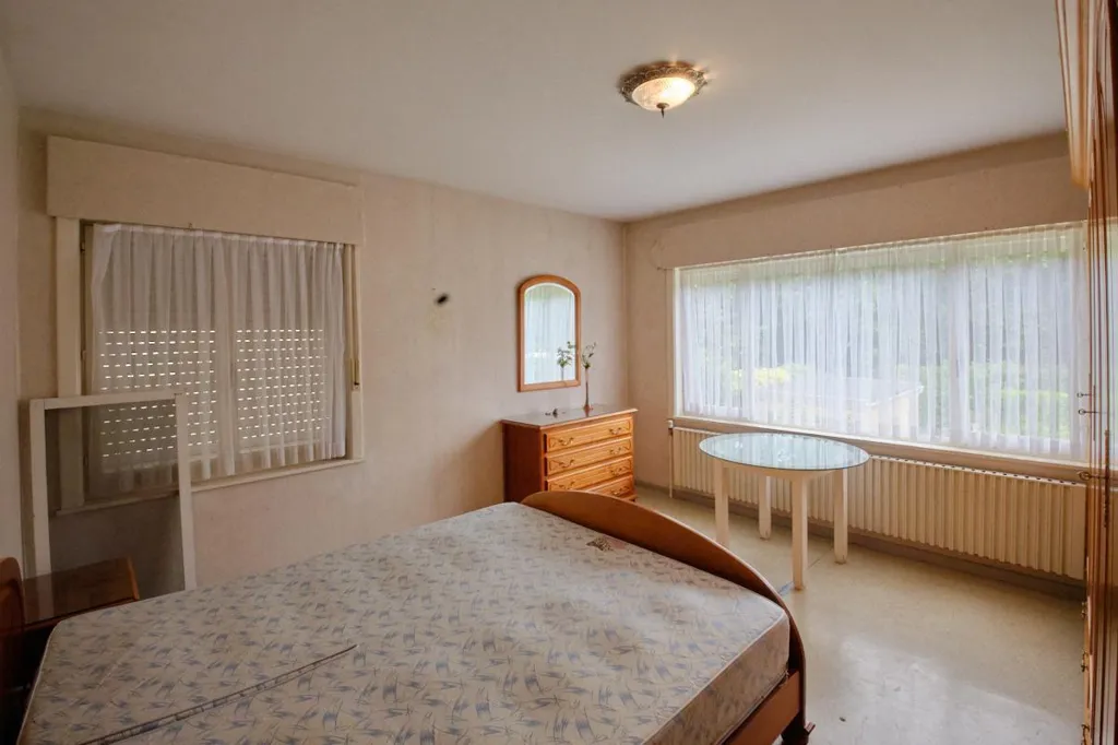 Chambres - Bébouwingswoning avec 3 Façades en Zone Urbaine