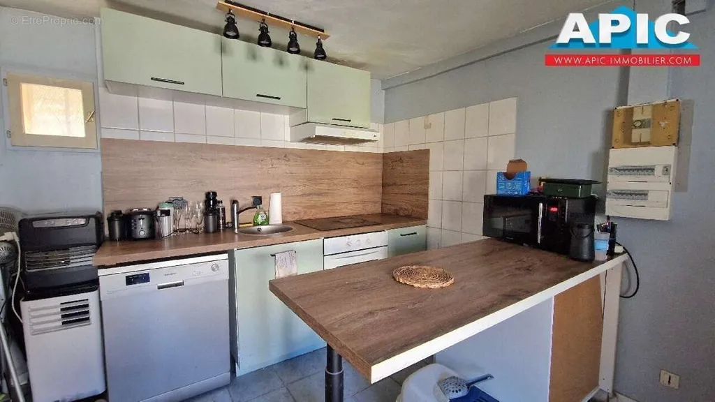 Köök - Charming 2-Bedroom Flat in Groslay