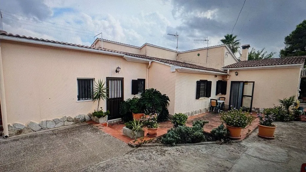 Välivaade - Rustic House with Pool in Reis Catòlics