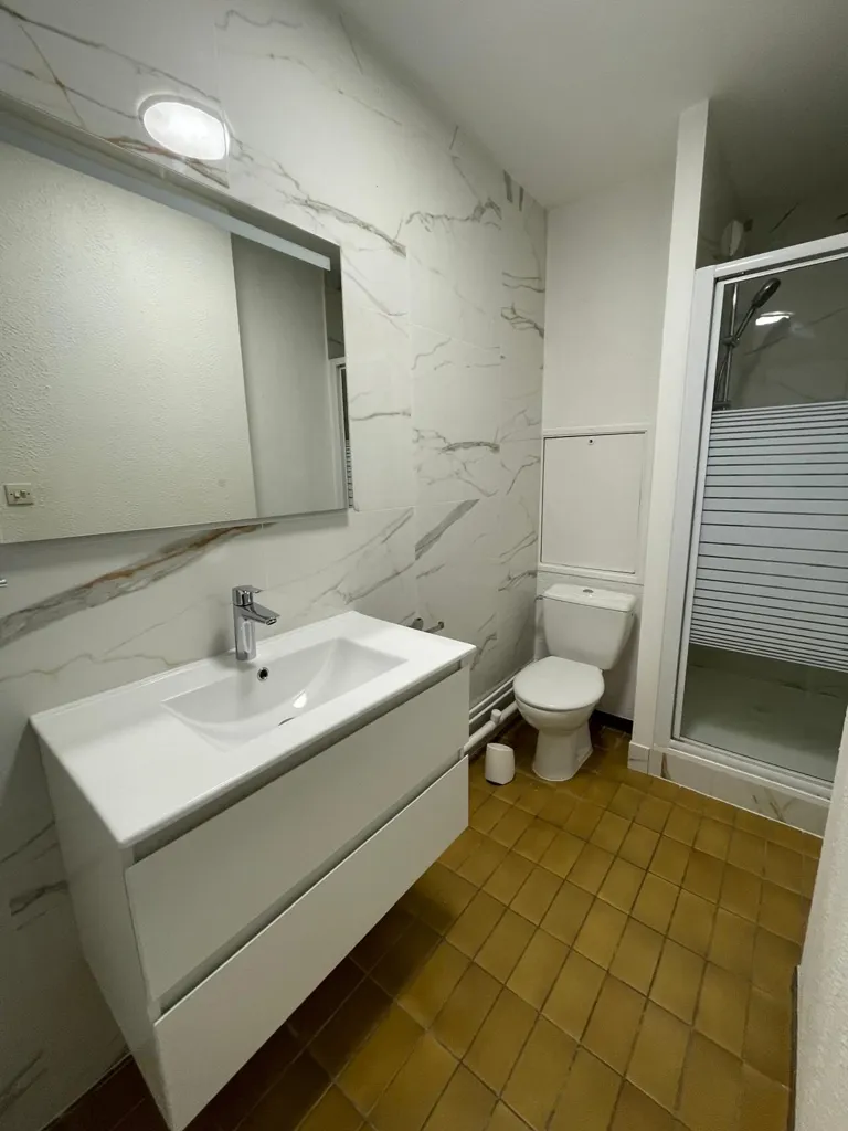 Vannitoad - Studio with Balcony in Rosny-sous-Bois