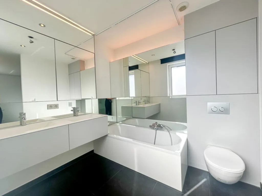 Salles de bain - Duplex avec Terrasse à Heverlee, Près de Leuven