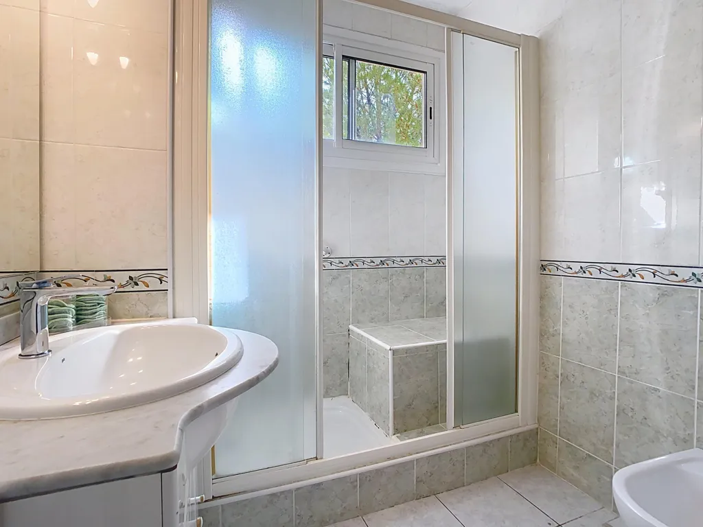 Vannitoad - Apartment with Balcony near Montpellier Pool