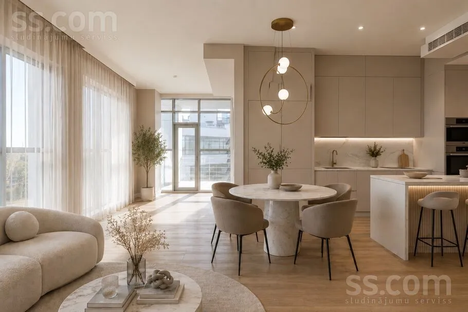 Salle à manger - Two-Bedroom Apartment with Park View in Dzintari