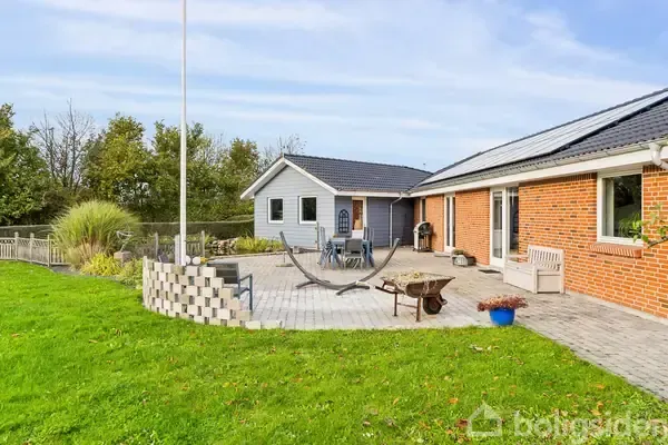 Giardino - Elevated Villa with Garden Views near Ellinge