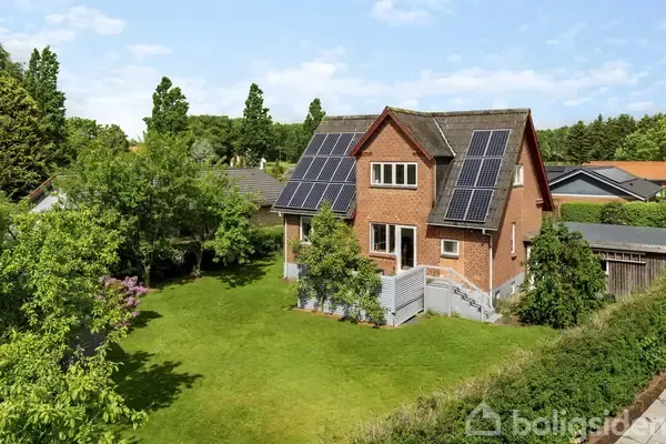 Õhuvaade - Charming Villa with Garden in Videbæk