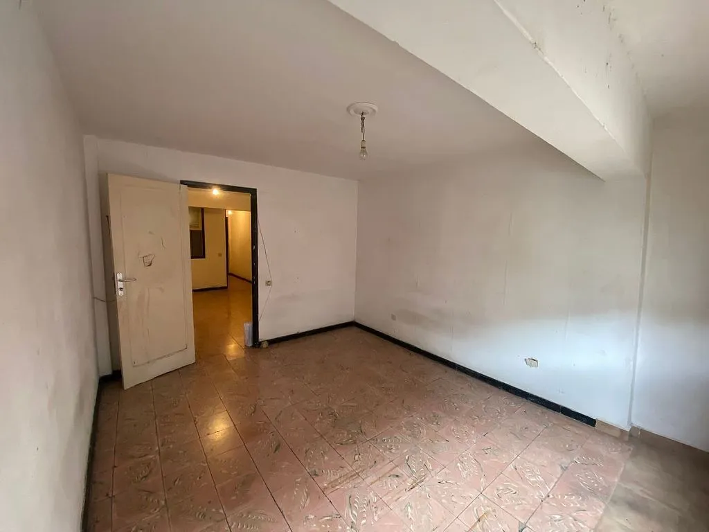 Pièces - Apartment with Roof Access in Taco