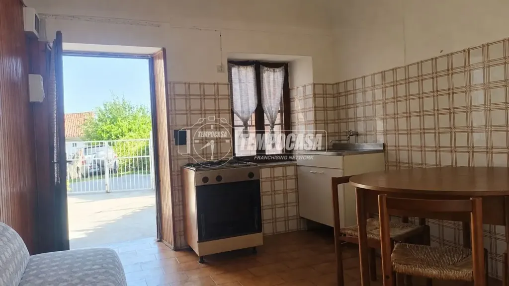 Cuisine - Quadrilocale with Private Garden in Ivrea