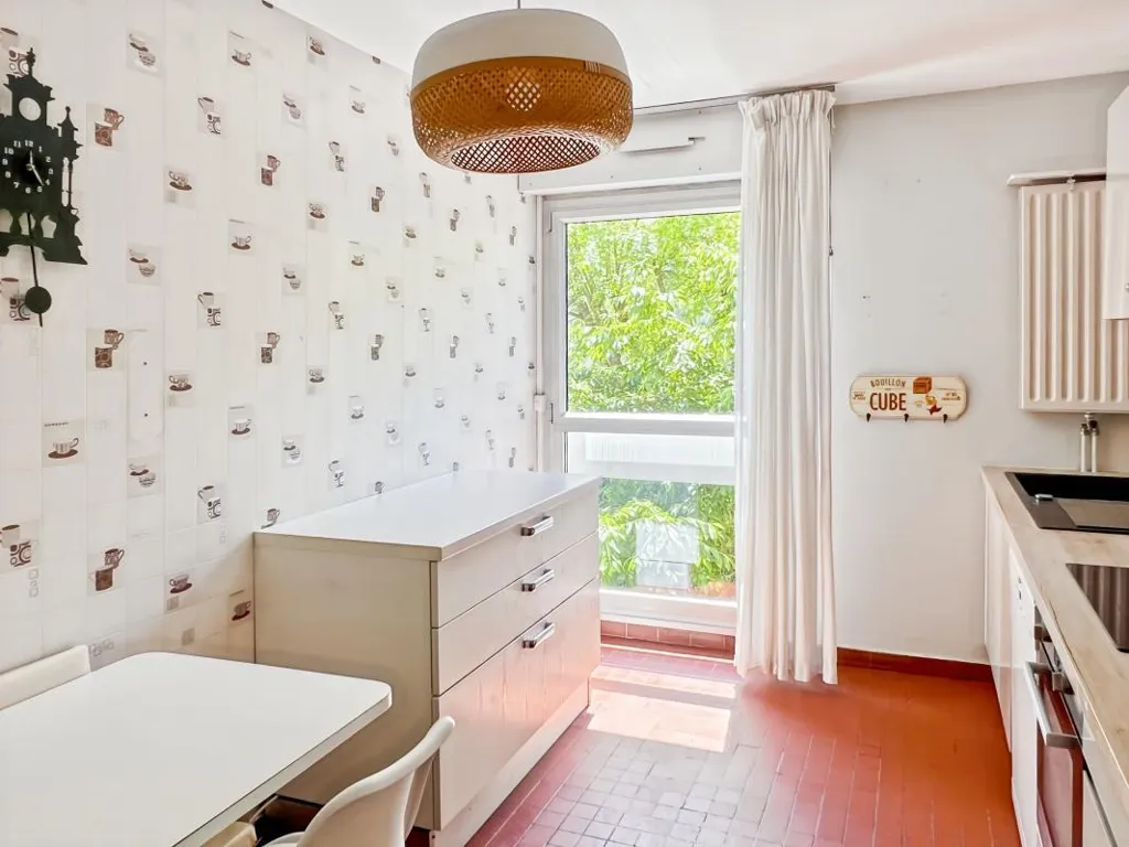 Kitchen - Family Flat with Balcony in The Chesnay