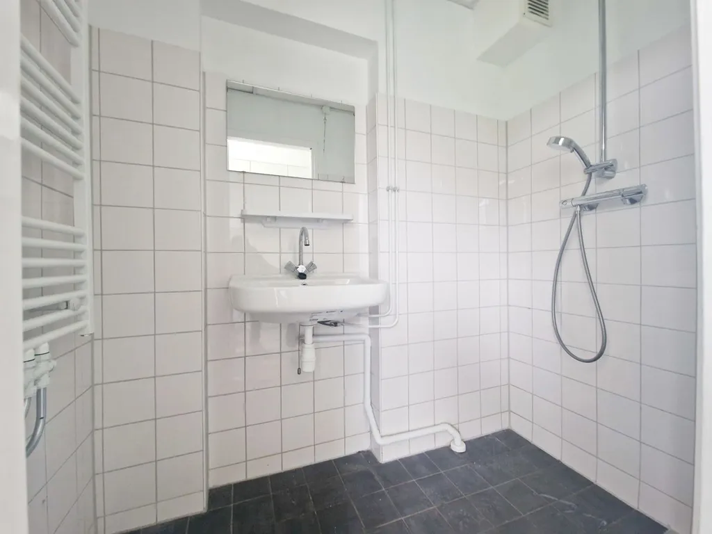 Vannitoad - 3-Bedroom Apartment with Balcony in Charlois