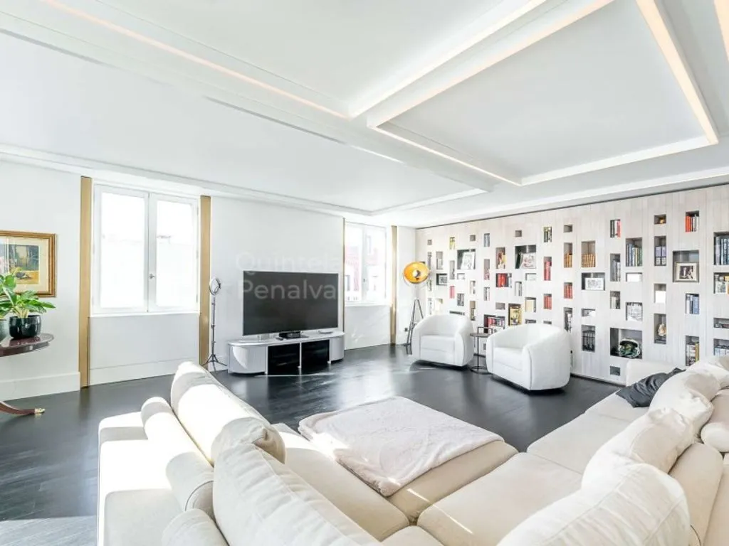 Living Room - Luxury Apartment with River View in Chiado, Lisbon