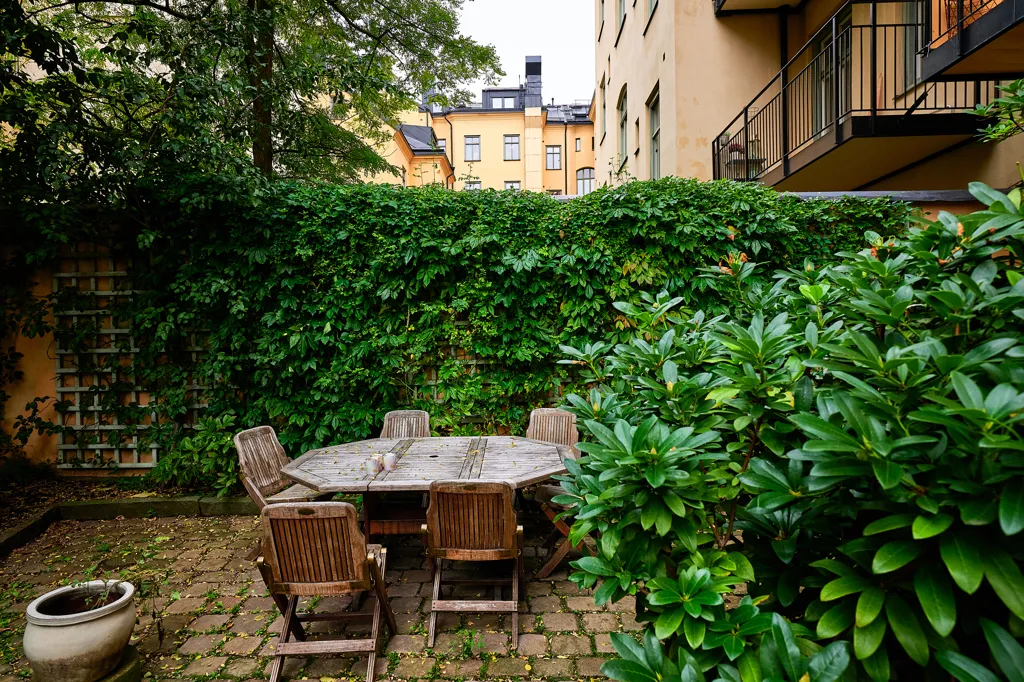 Giardino - Turn-of-the-Century Flat with Balcony in Södermalm