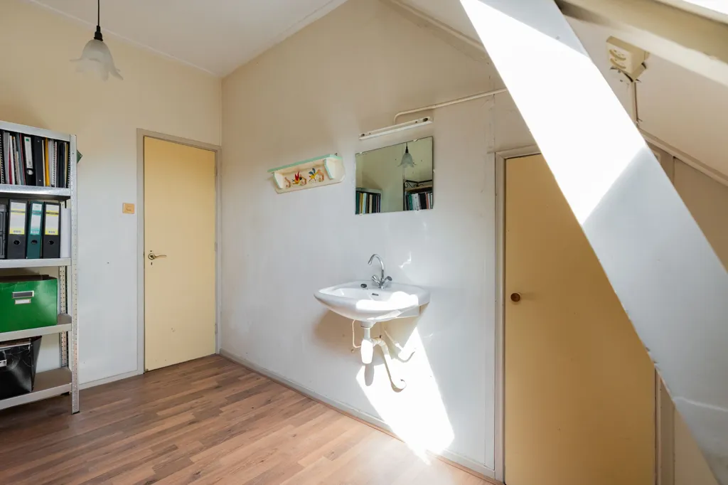 Vannitoad - Monumental House with Deep Garden in Assen
