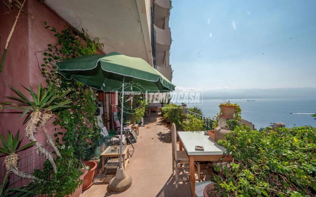 Terrasse - First Floor Flat with Sea View Terrace in Messina