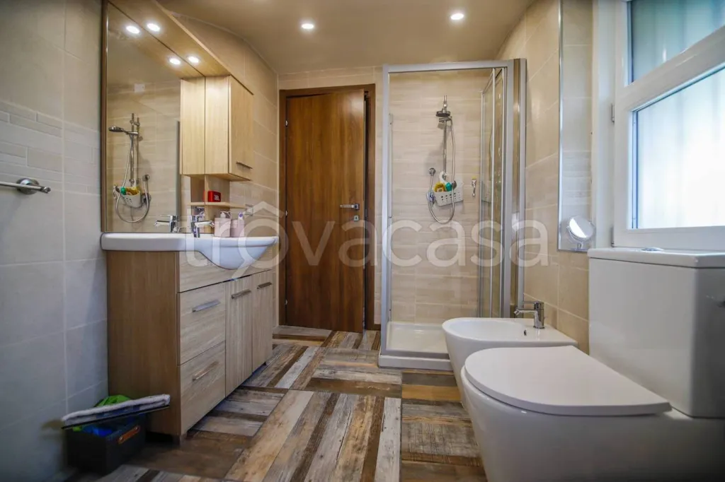 Salles de bain - Modern Villa with Private Garden in Lombardore