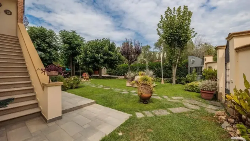 Aed - Rustic Villa with Solar Panels in Rosignano Marittimo