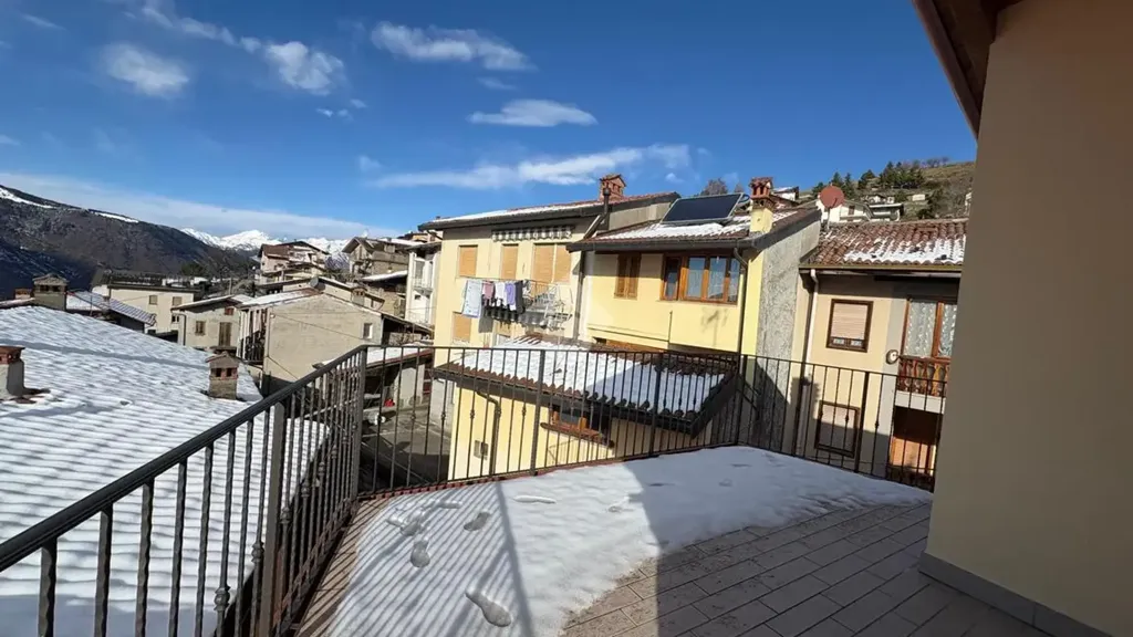 Rõdu - Semi-detached House with Balcony in Bossico