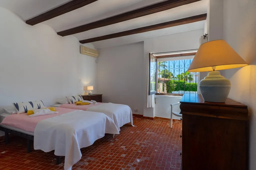 Chambres - Mediterranean Villa with Pool in Pla del Mar