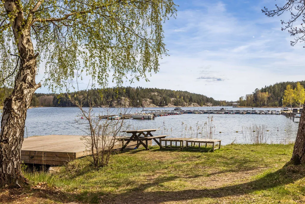 5-toaline maja asukohas Nacka kommun