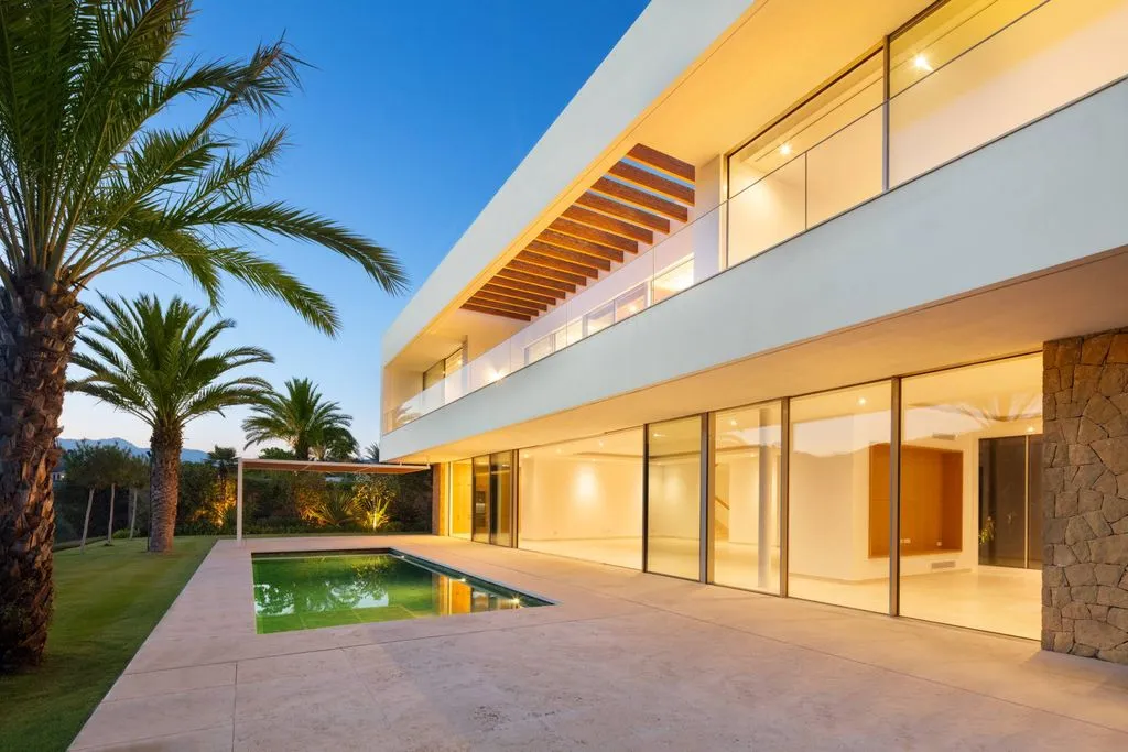 Piscina - Luxury Villa with Pool near Estepona Golf Course