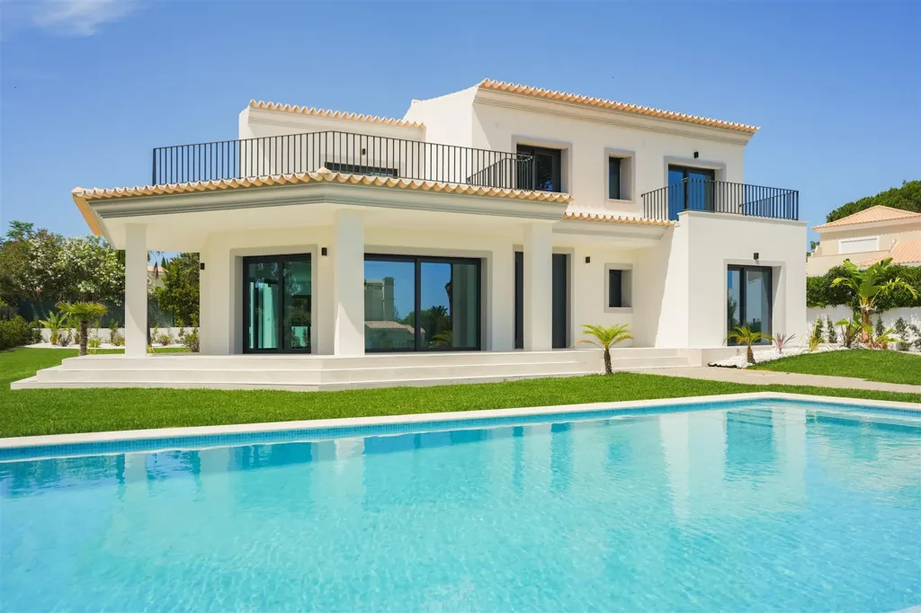Bassein - Fully Renovated Villa in Vilamoura, Loulé