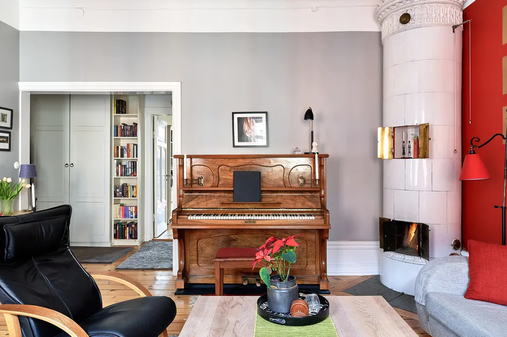 Soggiorno - Turn-of-the-Century Flat with Balcony in Södermalm