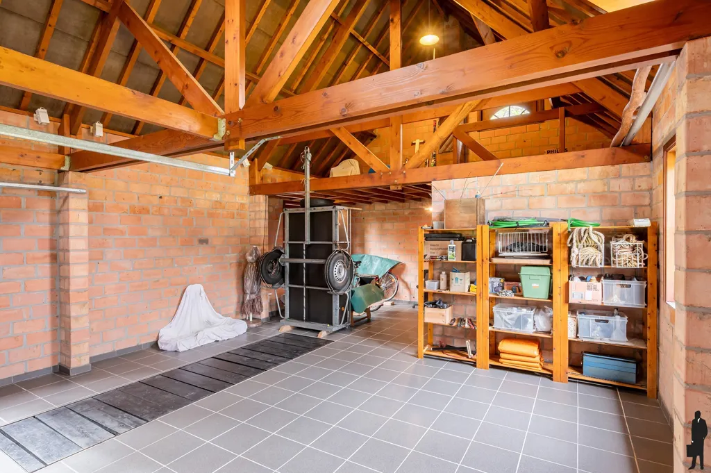 Garage - Country Villa with Terrace and Garden