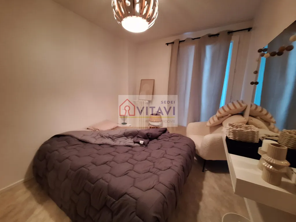 Magamistoad - 3-Bed Apartment with Balcony in Creil
