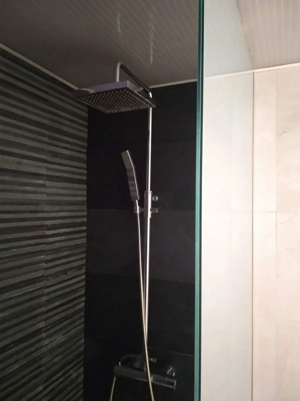 Bathrooms - Loft Studio with Air Conditioning in Ensanche - Diputación