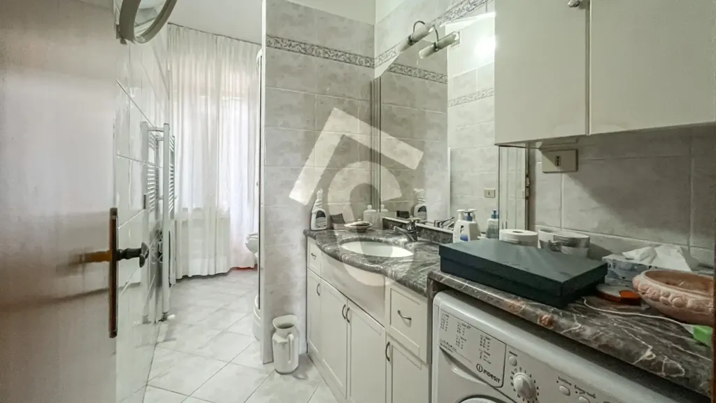 Salles de bain - Apartment with Panoramic View in Serra San Quirico