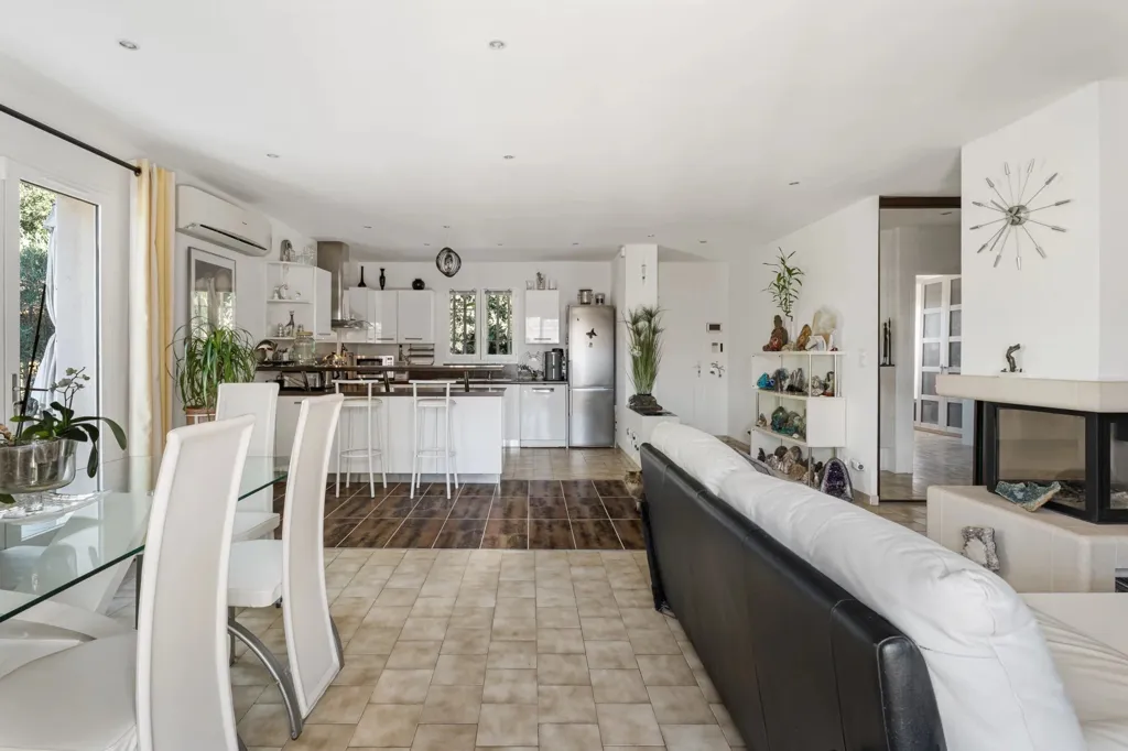 Salle à manger - Villa avec Piscine à Bois Fleuri, Biot