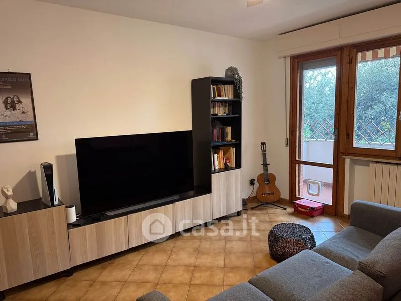 Séjour - Spacious 5-Room Apartment with Balcony in Pisa