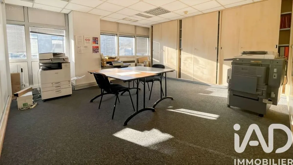 Studio - Office Space with Parking in Meylan