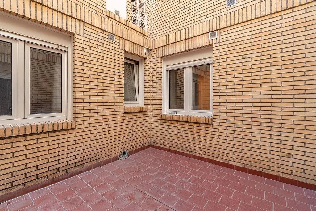 Jardin - Modern Apartment with Balcony in Armilla