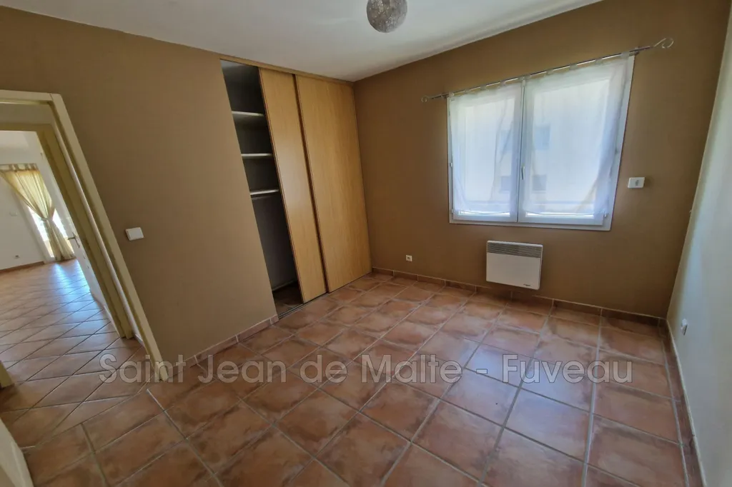 Toad - 3-Bed Flat with Panoramic View in Saint-Savournin