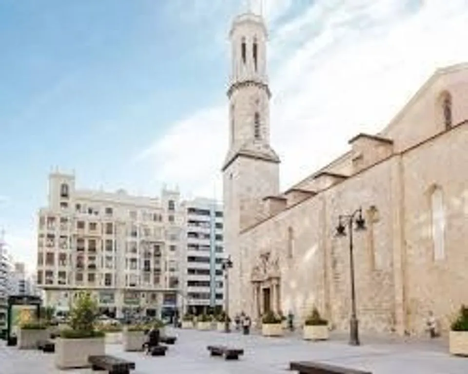 Luxury Apartment with Garage in Valencia Centre