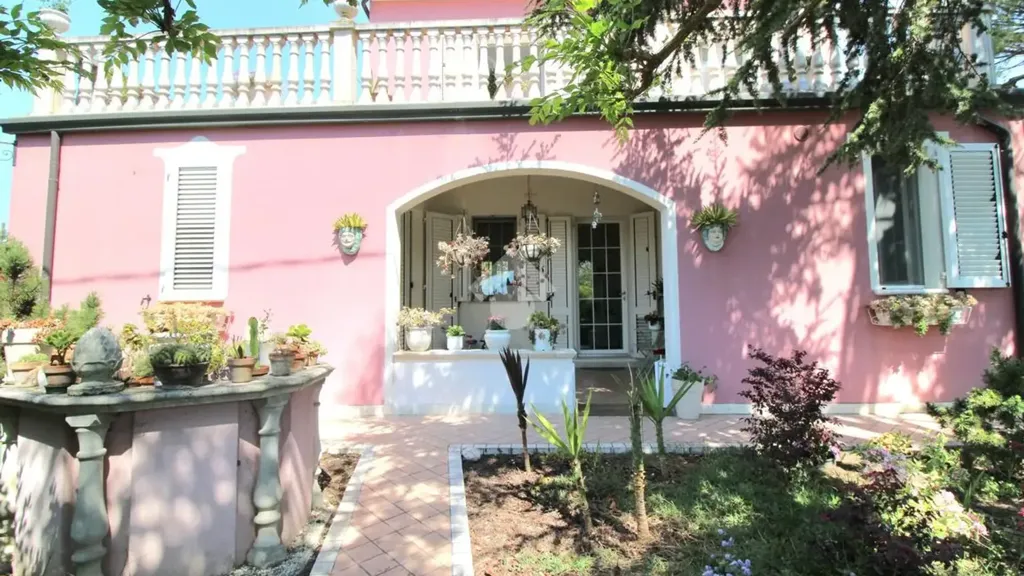 Exterior - Rustic Villa with Garden in Cesena