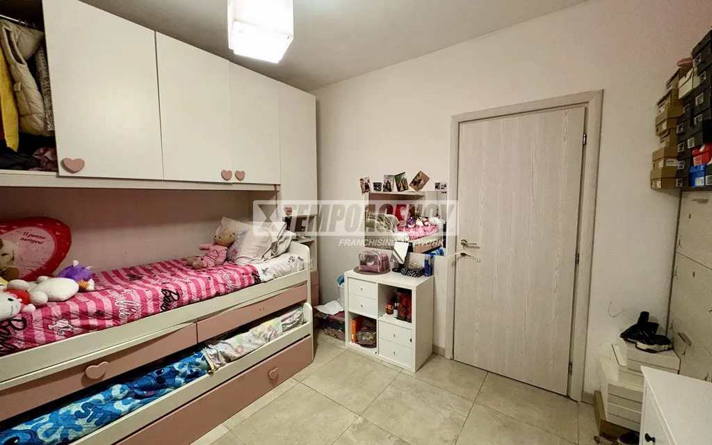Chambres - Rearranged Apartment with Balcony in Pieve Emanuele