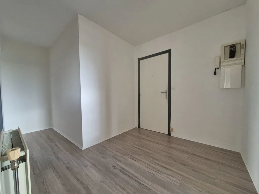 Pièces - Appartement 3 Pièces avec Balcon à Arques