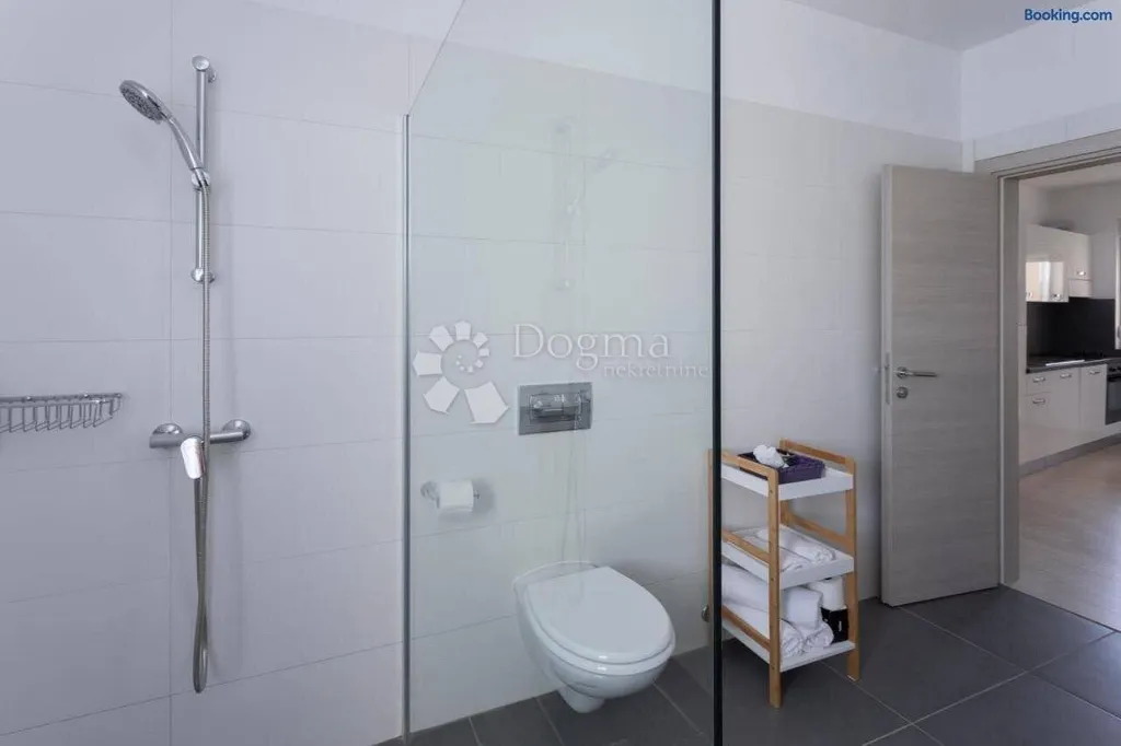 Bathrooms - Luxury Apartment with Sea View in Zaton, Nin