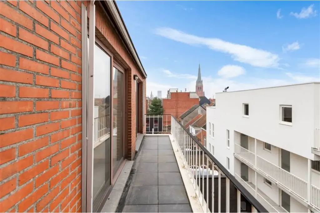 Rõdu - 3-Bed Apartment with Terrace in Turnhout