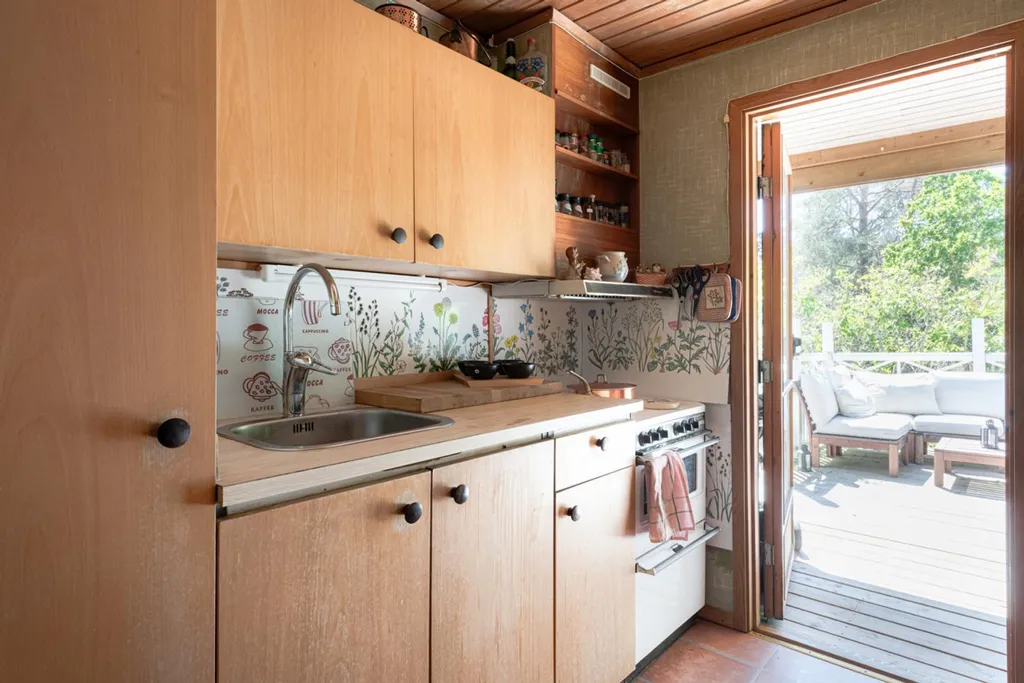 Cuisine - Charming Cottage with Garden in Skälsmara