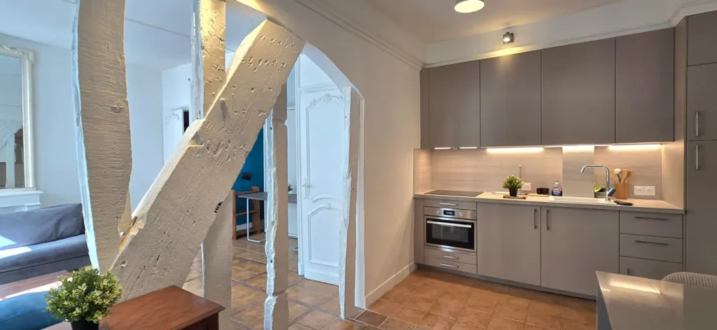 Köök - 2-Bedroom Flat with Courtyard View in Paris