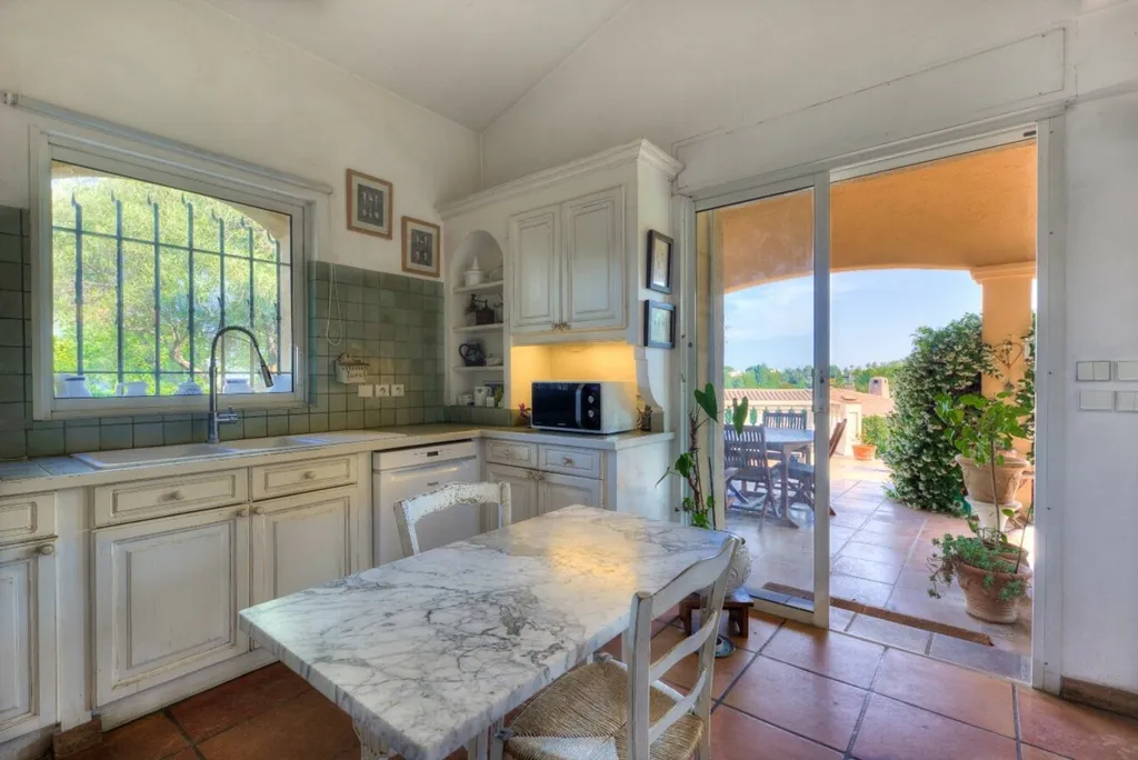 Köök - Villa with Pool and Sea View in Antibes
