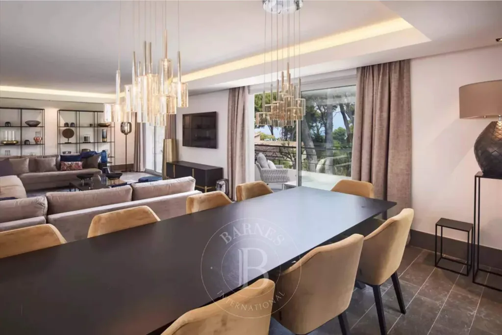 Dining Room - 1950s Villa with Sea View in Cap d'Antibes
