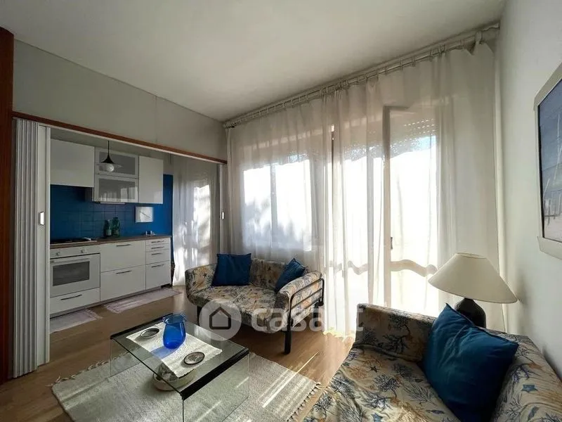 Elutuba - Trilocale with Seafront Access in Marina di Massa