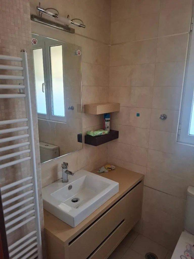 Bagni - Detached House with Garden in Semi-Basement