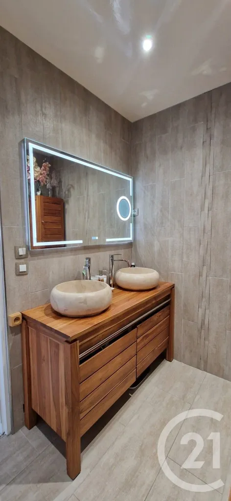 Salles de bain - Maison 5 pièces à Chambly