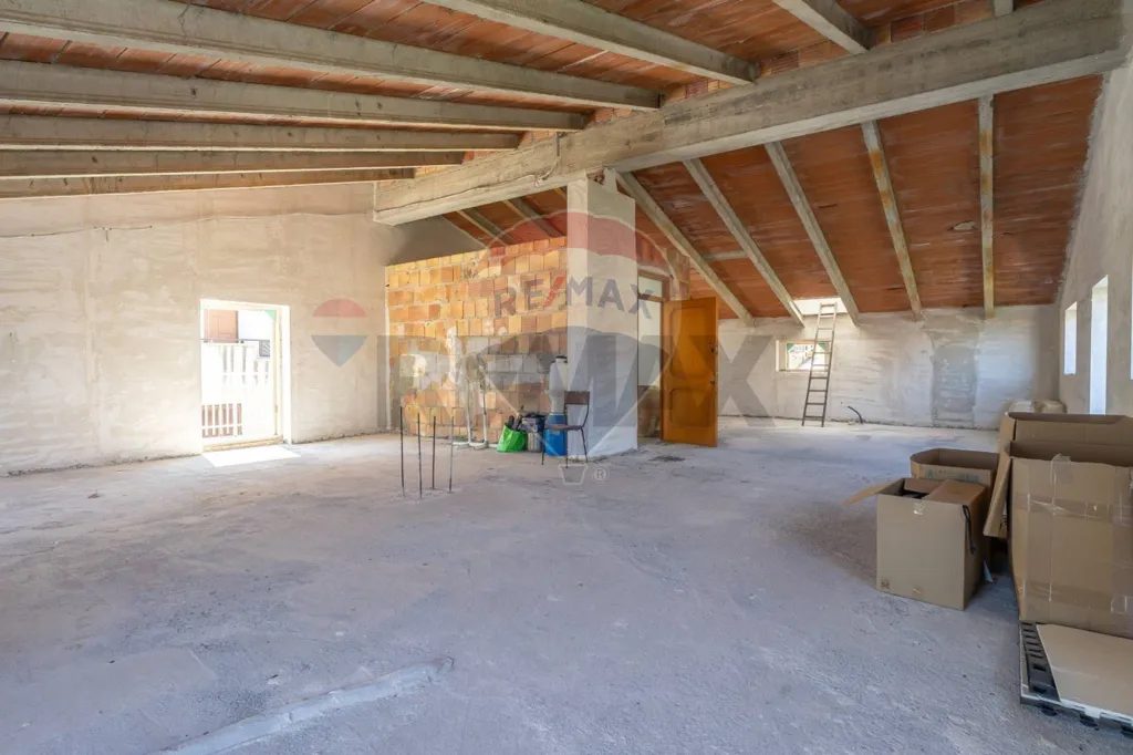 Pièces - Mansard Apartment with Sea Proximity in Cupello