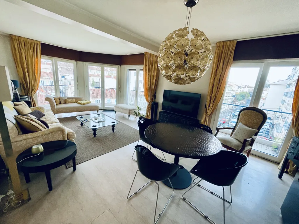 Séjour - Appartement T4 avec Ascenseur face au Parc à Toulon