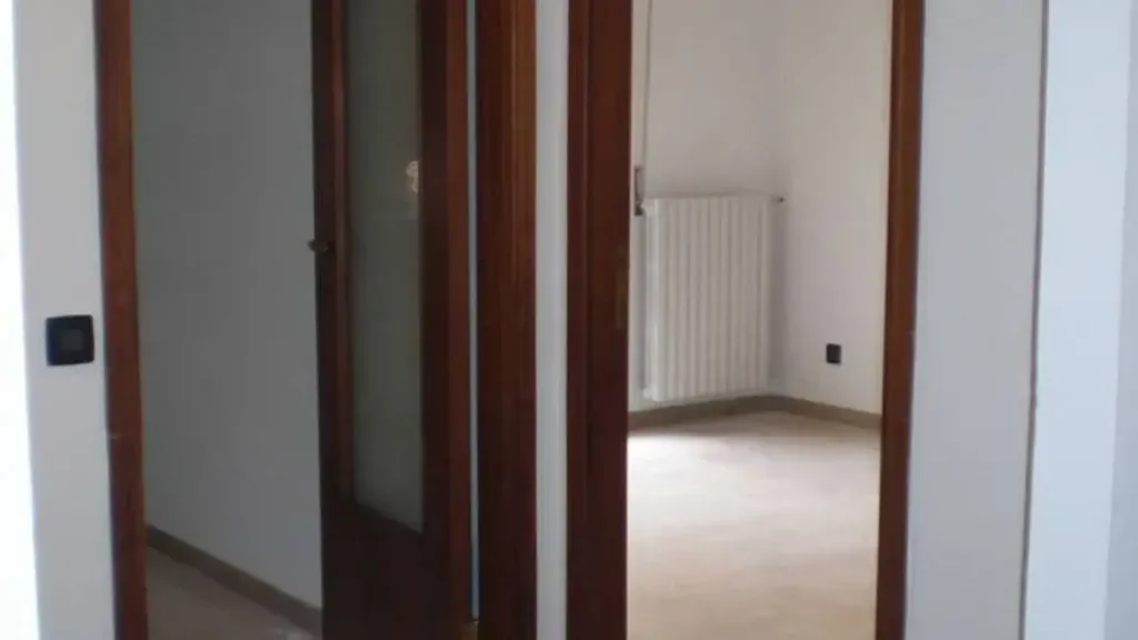 Esik - Apartment with Balconies in Piacenza